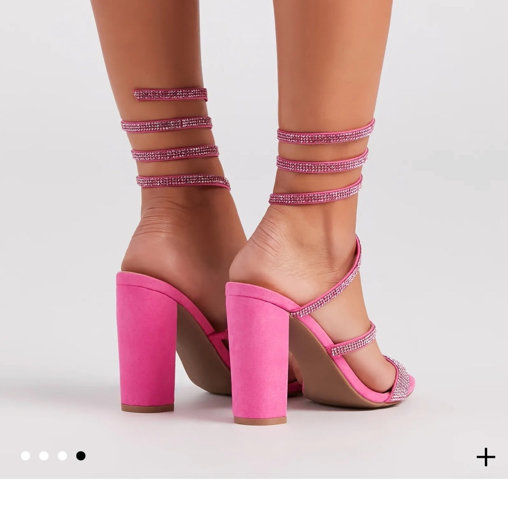 NWOT Rhinestone Spiral Block Heels